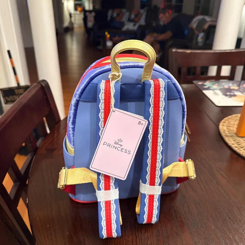 Snow White Loungefly - Picture 3 of 4